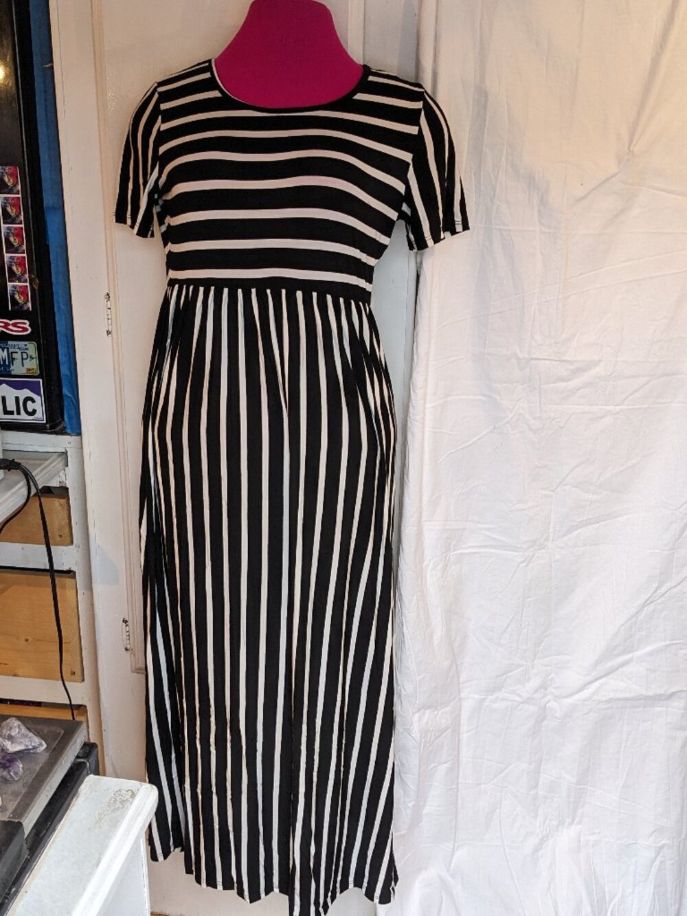 Espresso Black & White Striped SS Maxi Dress Sz S